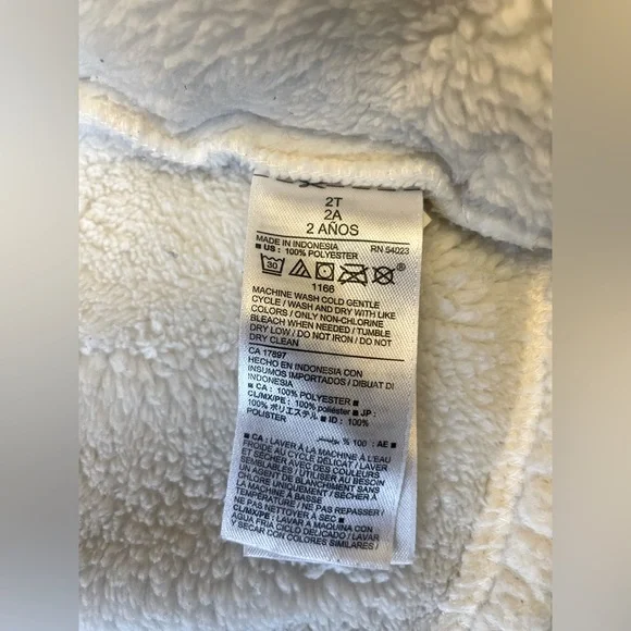 2/$12 Old Navy white Sherpa with a mauve color - Picture 6 of 6